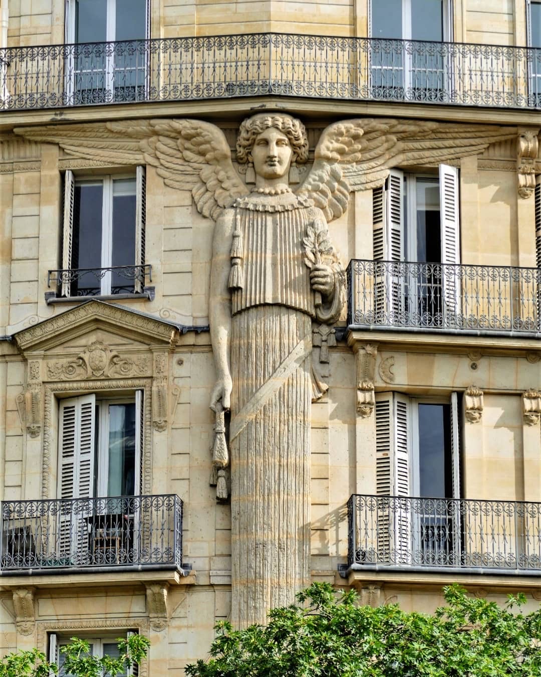 cariatide-turbigo-ange-insolite-paris-secret-arcanum.JPG
