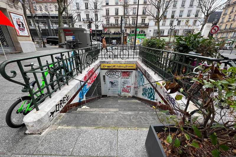 station fantome metro paris saint martin