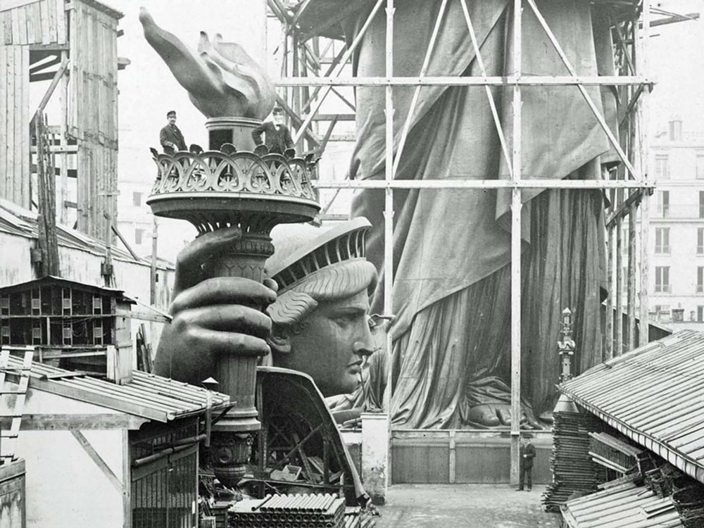 Construction du flambeau de la Statue de la Libert&eacute;