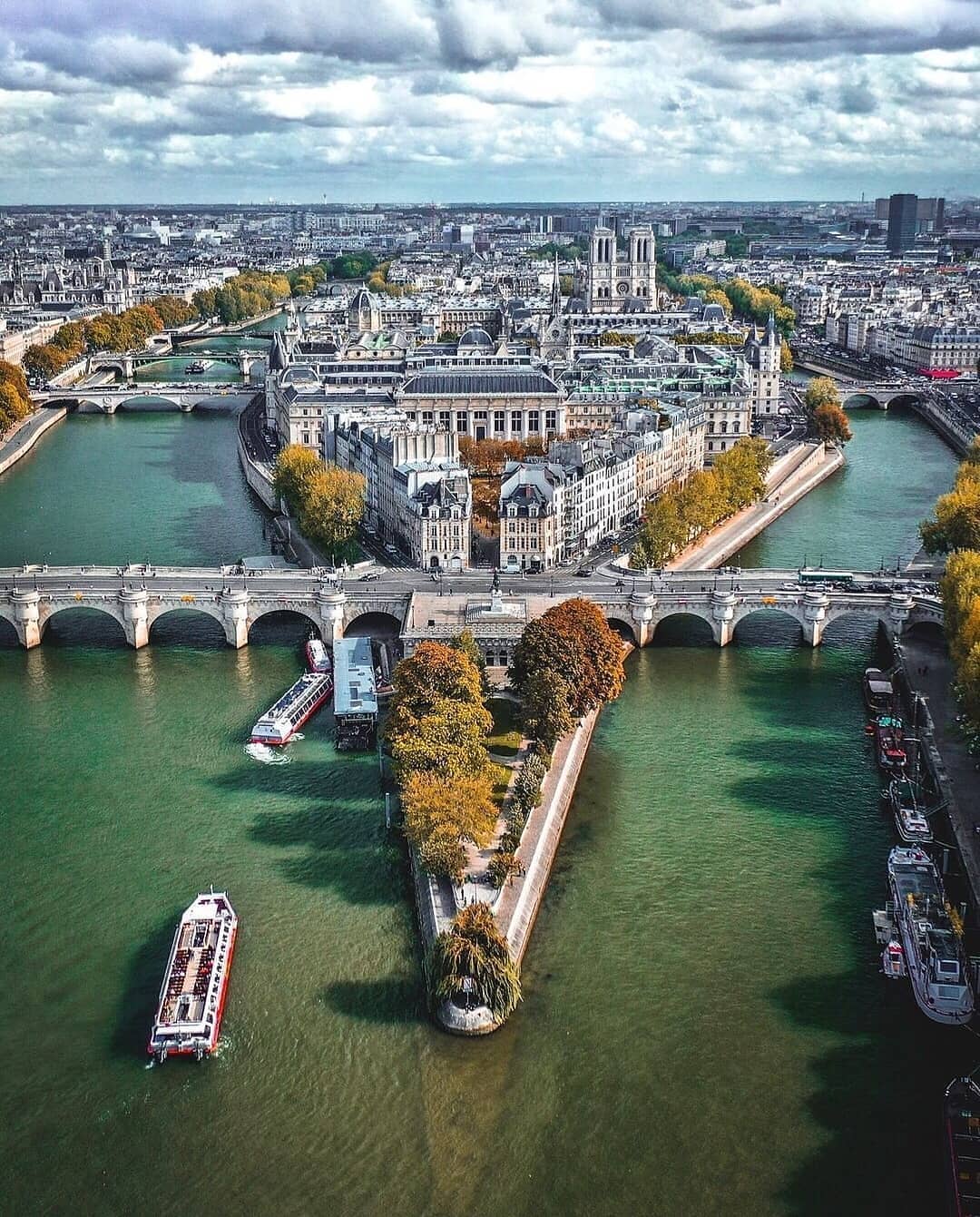 Ile de la cité vue d'un drone