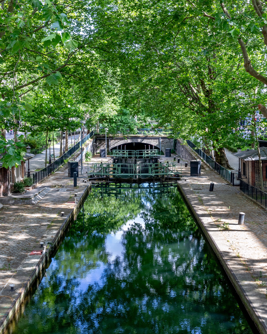 La passerelle des douanes sur le canal saint martin